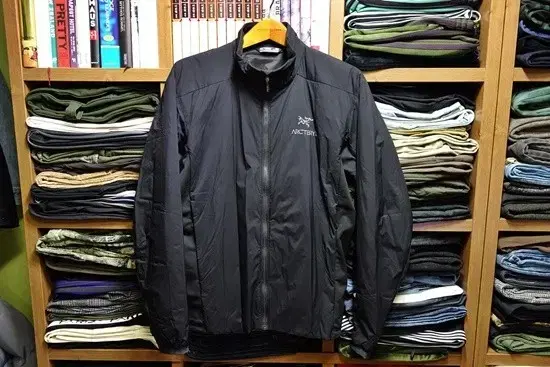 Arcteryx 아크테릭스 아톰 LT 자켓 블랙 M (100)